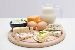 Olas, piena produkti ar zemu tauku saturu un raudzēti piena produkti olbaltumvielu diētai